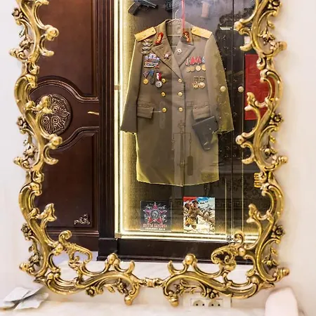 Apartment Private Museum With Antique Decor *