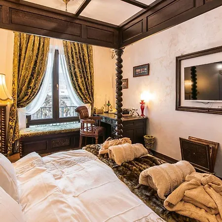 17b Old * Bucarest
