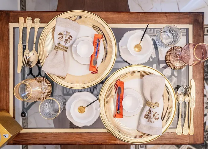 Private Museum With Antique Decor Апартаменти Бухарест