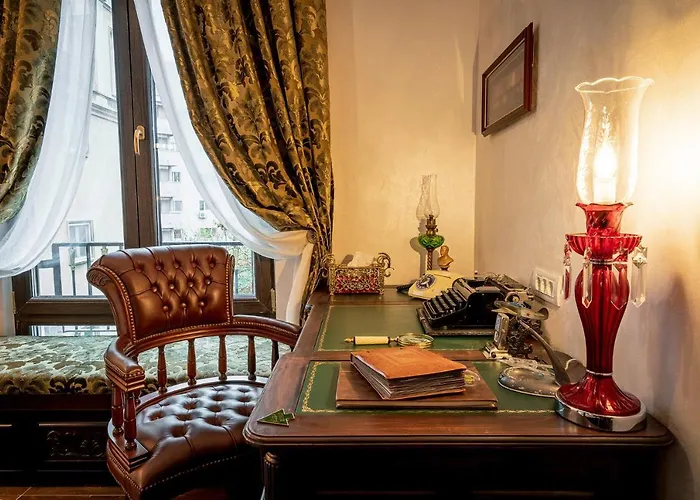 Private Museum With Antique Decor Апартаменти Бухарест