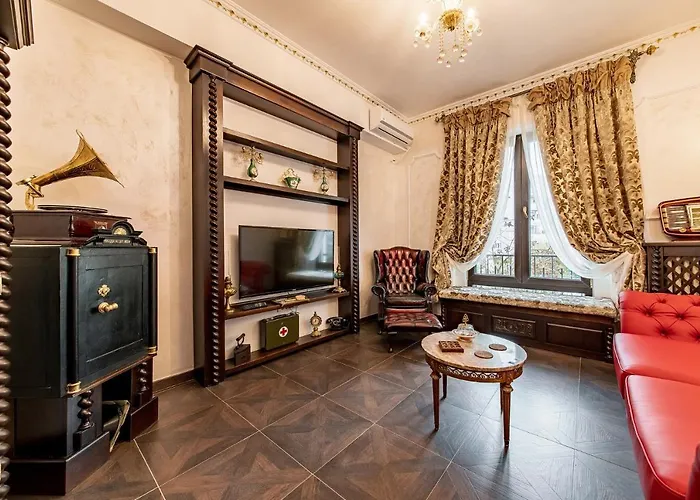 Apartman Private Museum With Antique Decor