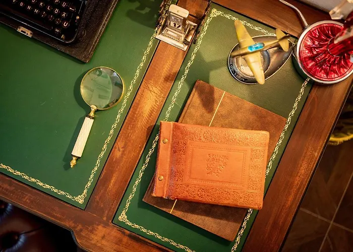 Private Museum With Antique Decor Апартаменти Бухарест