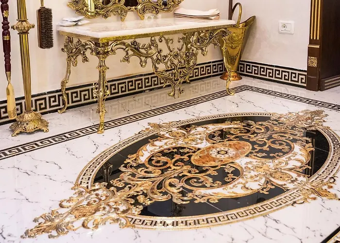 Private Museum With Antique Decor Apartamento