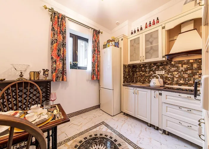 Apartamento Private Museum With Antique Decor Bucareste