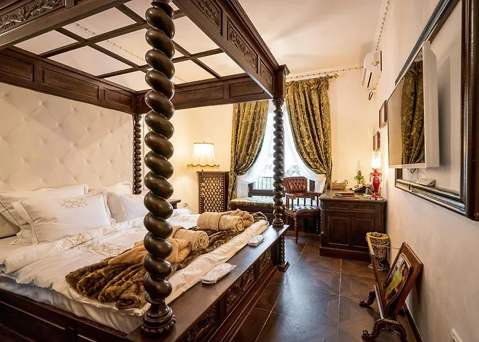 Apartamento Private Museum With Antique Decor *